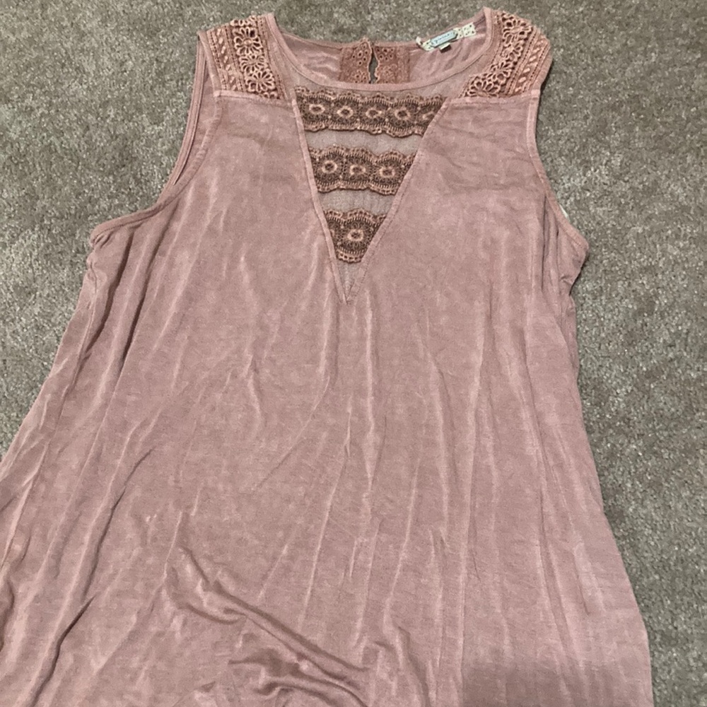 Gimmicks by bke Lace Trim Sleeveless Top